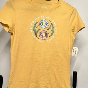 Aeropostale Yellow Fitted Short Sleeve Crew Neck T-Shirt